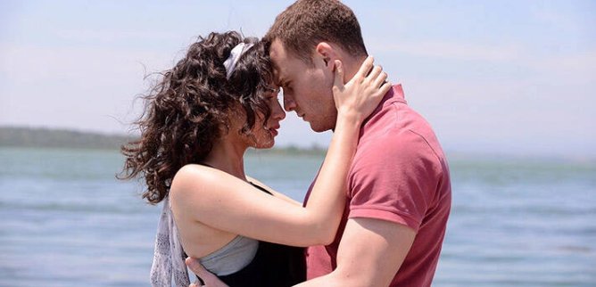 Турецкий сериал В ожидании солнца 47 серия