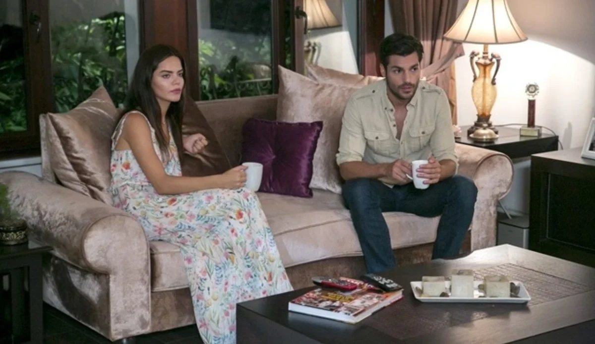 Моя жизнь с русскими. Новые мелодрамы 2022. Моя жизнь с русскими. Моя жизнь с русскими. Моя жизнь с русскими.