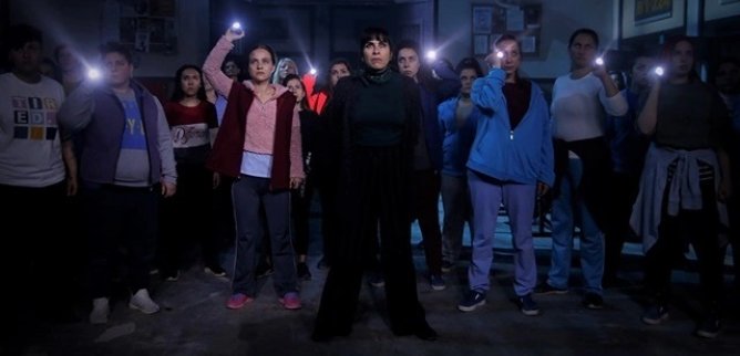 Турецкий сериал Дворик 32 серия