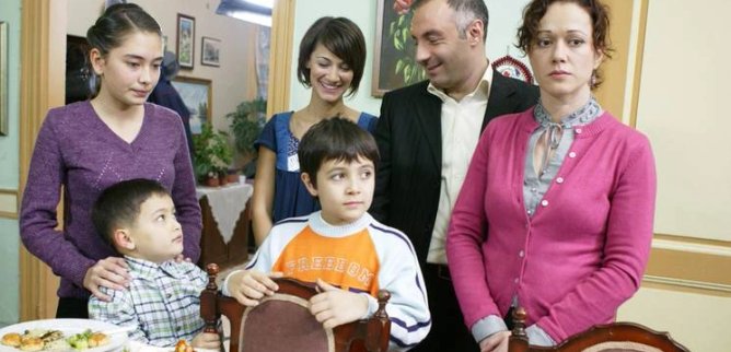 Турецкий сериал Листопад 52 серия