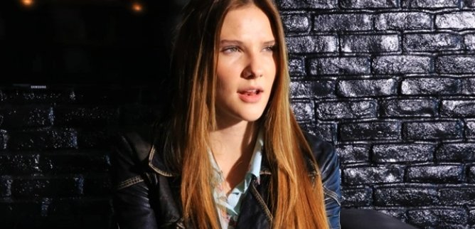 Турецкий сериал Вдребезги 25 серия