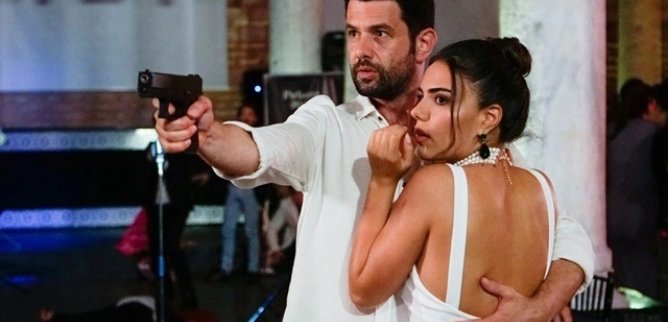 Турецкий сериал Никто не знает 10 серия