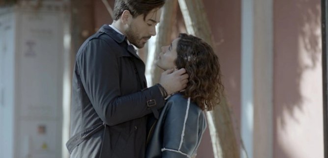 Турецкий сериал Любит не любит 23 серия