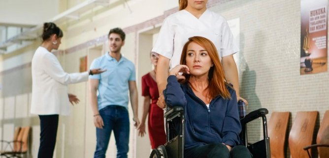 Турецкий сериал Не отпускай мою руку 44 серия