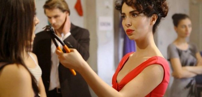 Турецкий сериал Пропасть 18 серия