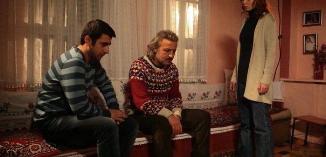 Турецкий сериал Красная косынка 25 серия