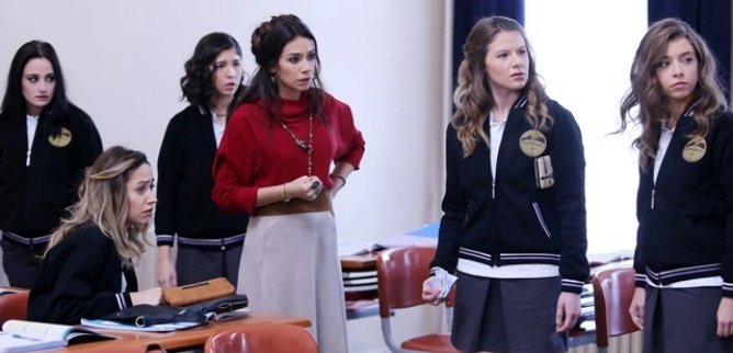 Турецкий сериал Надежда не умирает 7 серия
