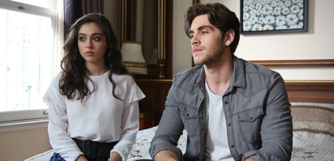 Турецкий сериал Не отпускай мою руку 1 серия
