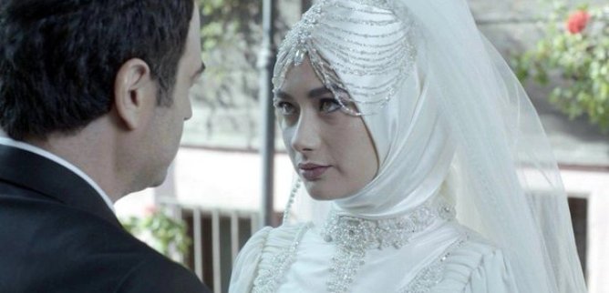 Турецкий сериал Мирная улица 44 серия