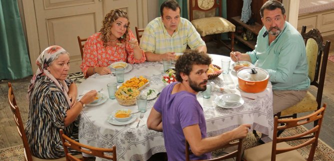 Турецкий сериал Любовь на крыше 9 серия